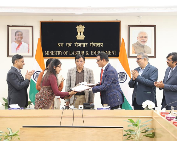MoU signed between Labour Ministry and FoundIt