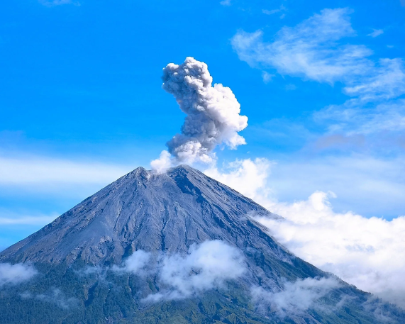 Indonesia’s Mount Semeru Erupts