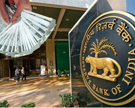 RBI Absorbs ₹1.10 Lakh Cr Surplus Liquidity from Banking System